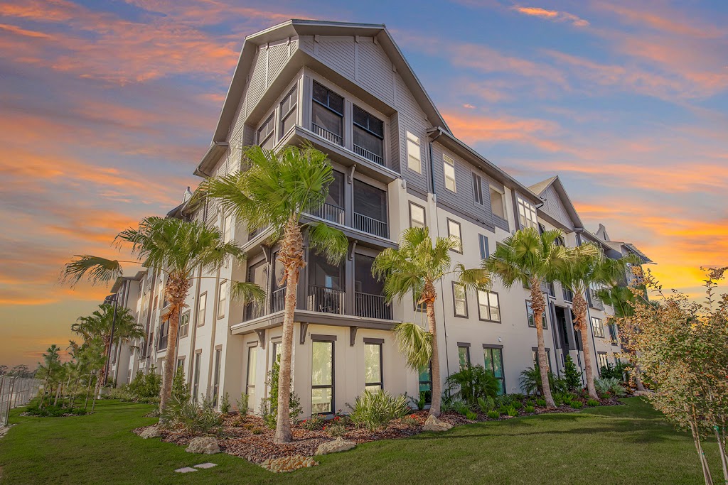 Botanic Waterside Apartments | 1450 Pine Warbler Pl, Sarasota, FL 34240, USA | Phone: (941) 740-6459