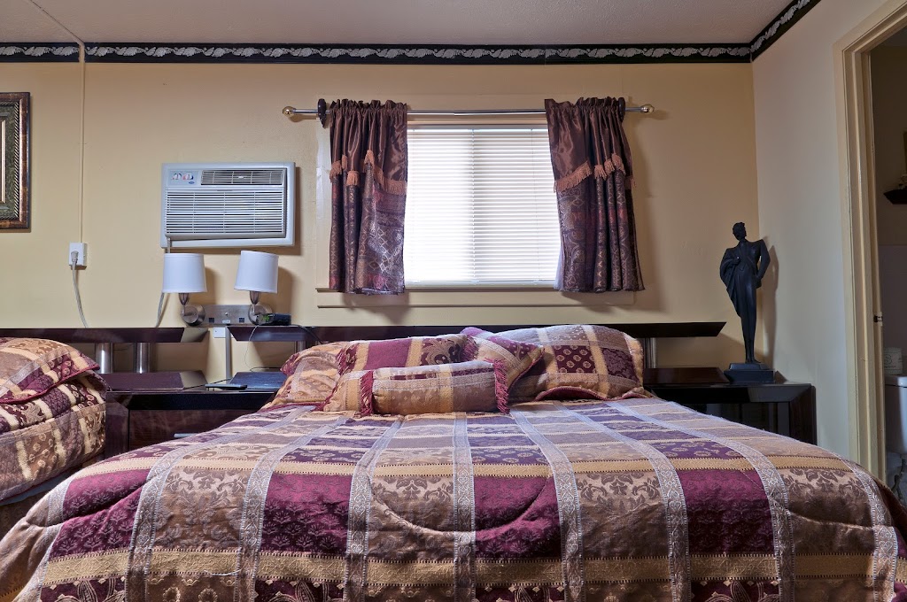 Belleville Inn & Suites | 931 S Belt W, Belleville, IL 62220, USA | Phone: (618) 233-4551