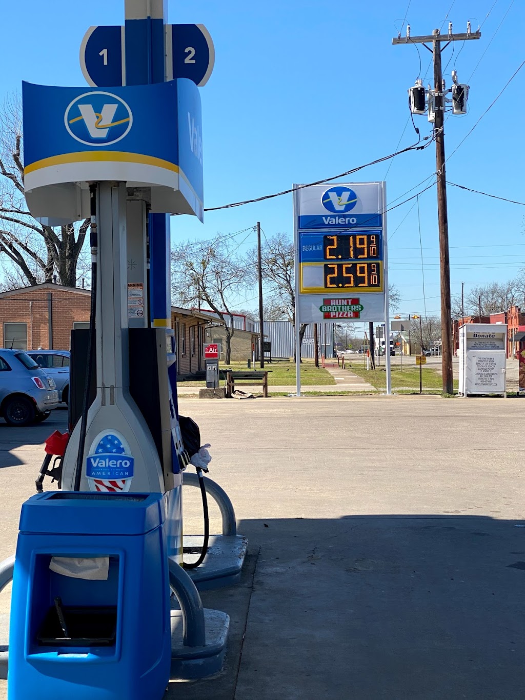 Valero | 205 E Hwy 82, Savoy, TX 75479, USA | Phone: (210) 345-2000