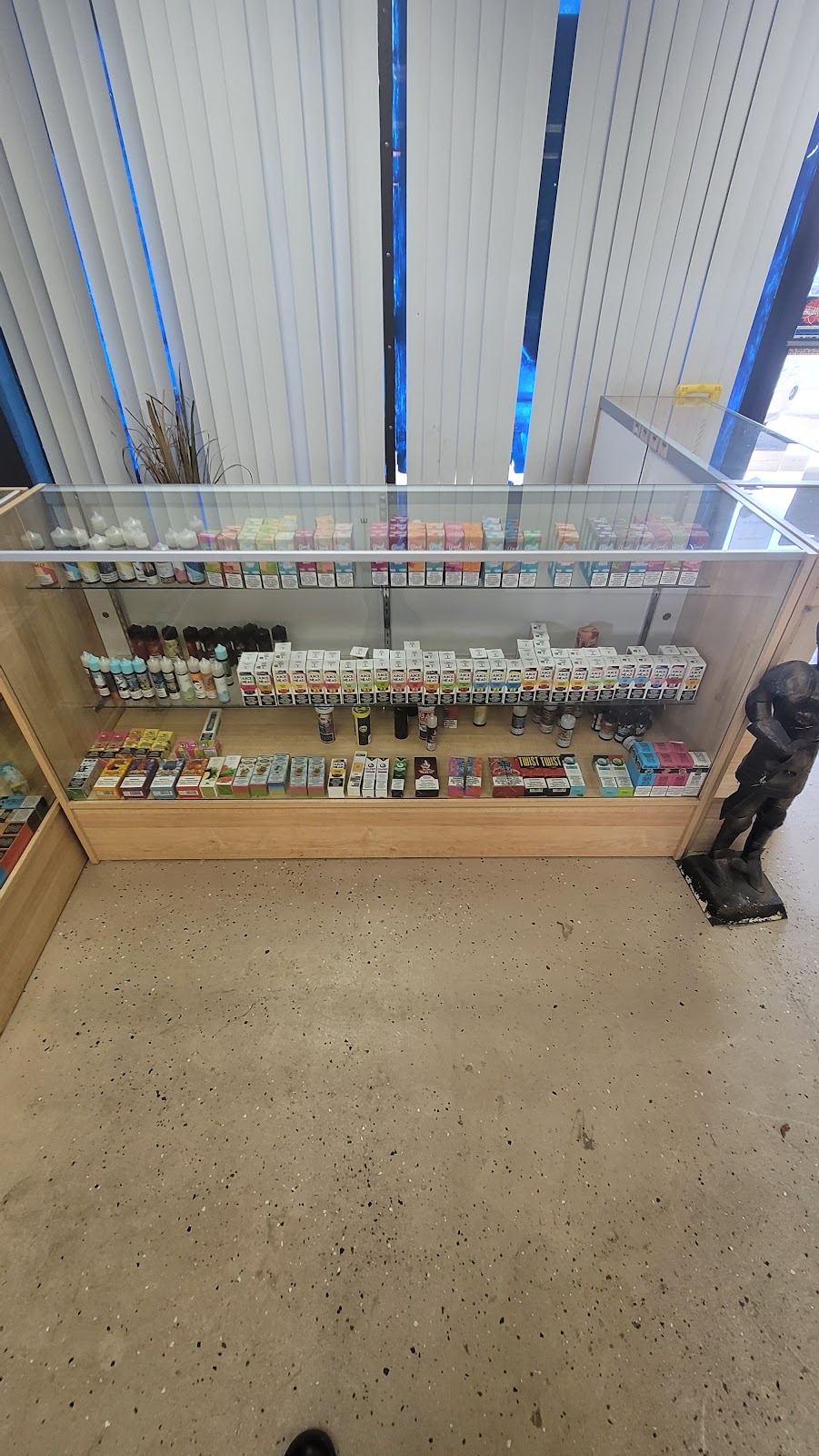 Mix Master Vapes | 935 S Country Club Rd, El Reno, OK 73036, USA | Phone: (888) 405-8273