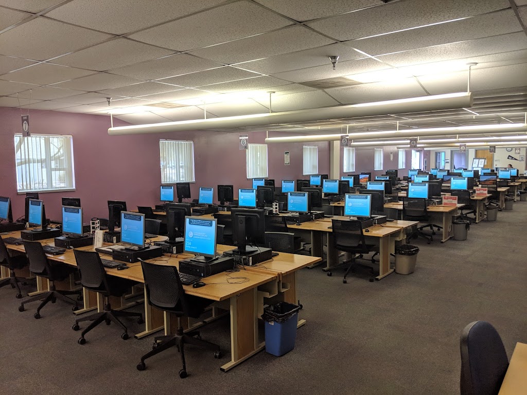 CGCC Pecos Computer Lab - BRD123 | Bradshaw Hall, 2626 E Pecos Rd, Chandler, AZ 85225, USA | Phone: (480) 732-7221