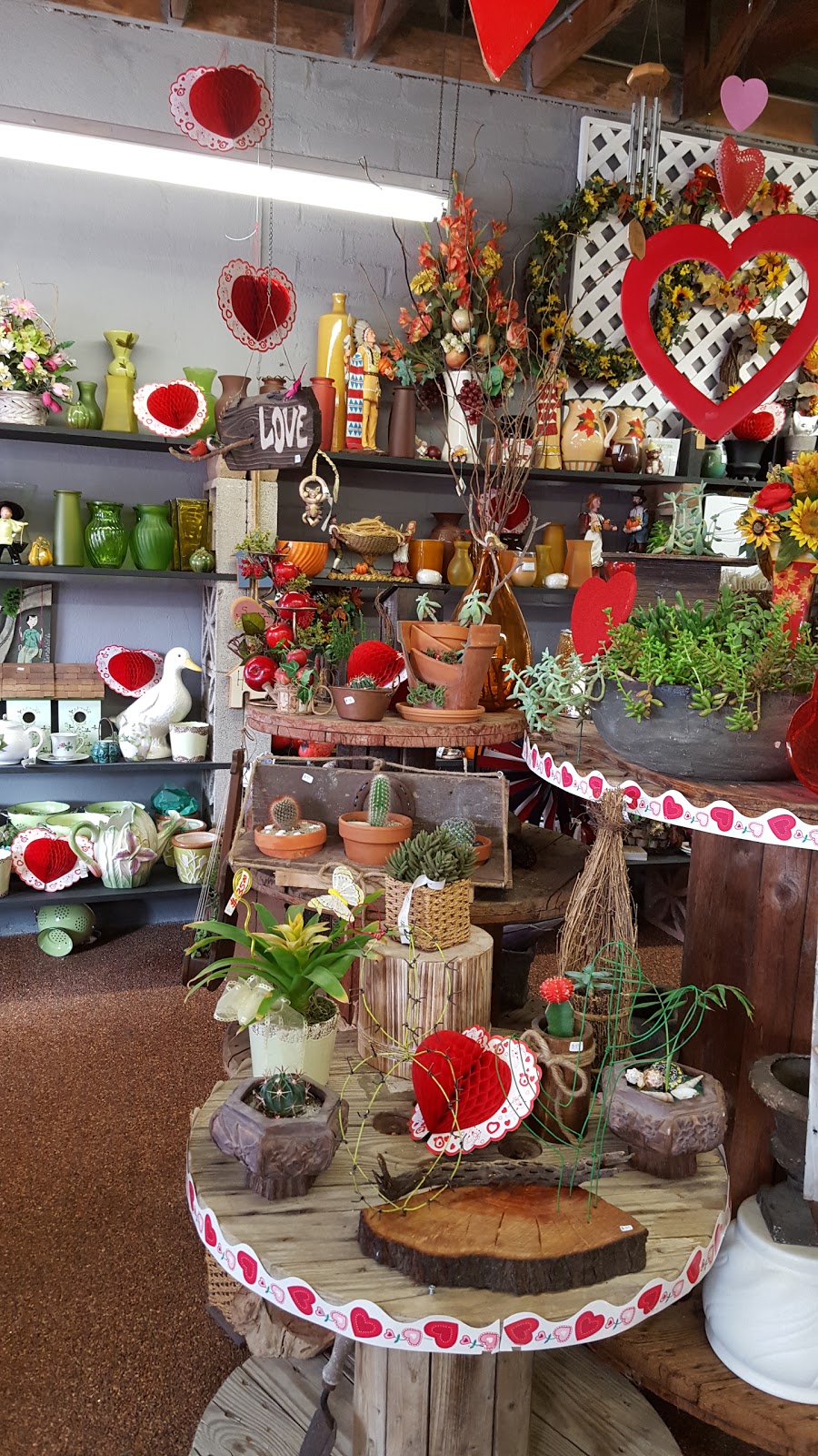 Little Flower Shop | 616 High St., Delano, CA 93215, USA | Phone: (661) 725-2541