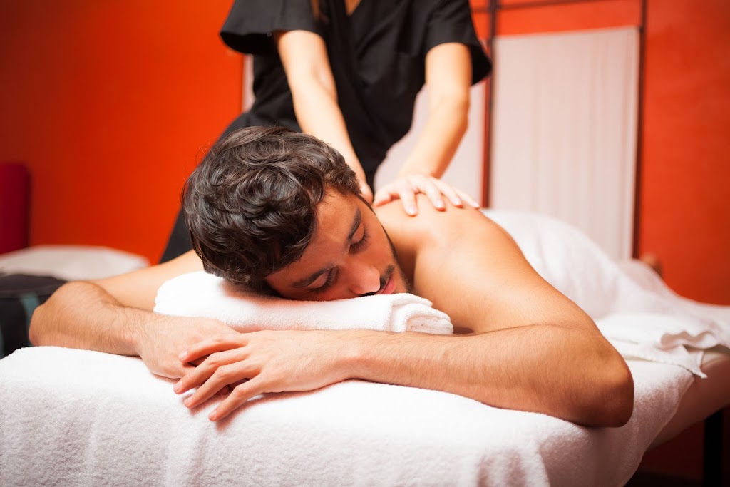 Hollistic Massage & Wellness Clinics | 1852 N Nob Hill Rd, Plantation, FL 33322, USA | Phone: (954) 476-6401