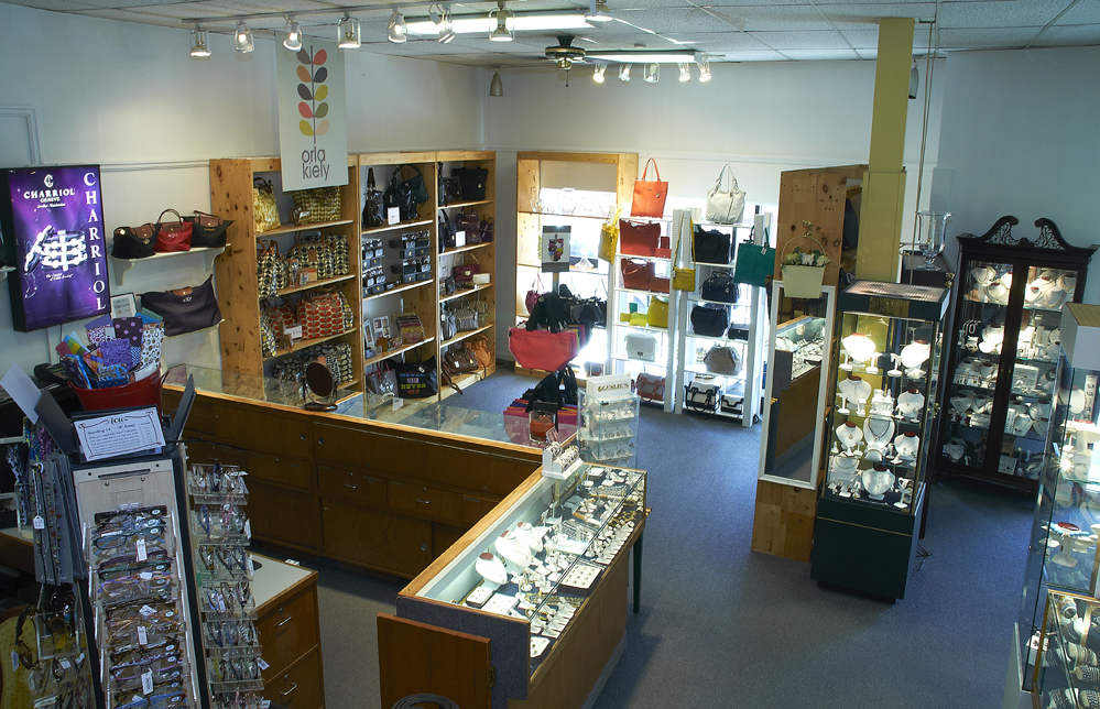 Sands Point Shop | 15 Main St, Port Washington, NY 11050, USA | Phone: (516) 767-7763