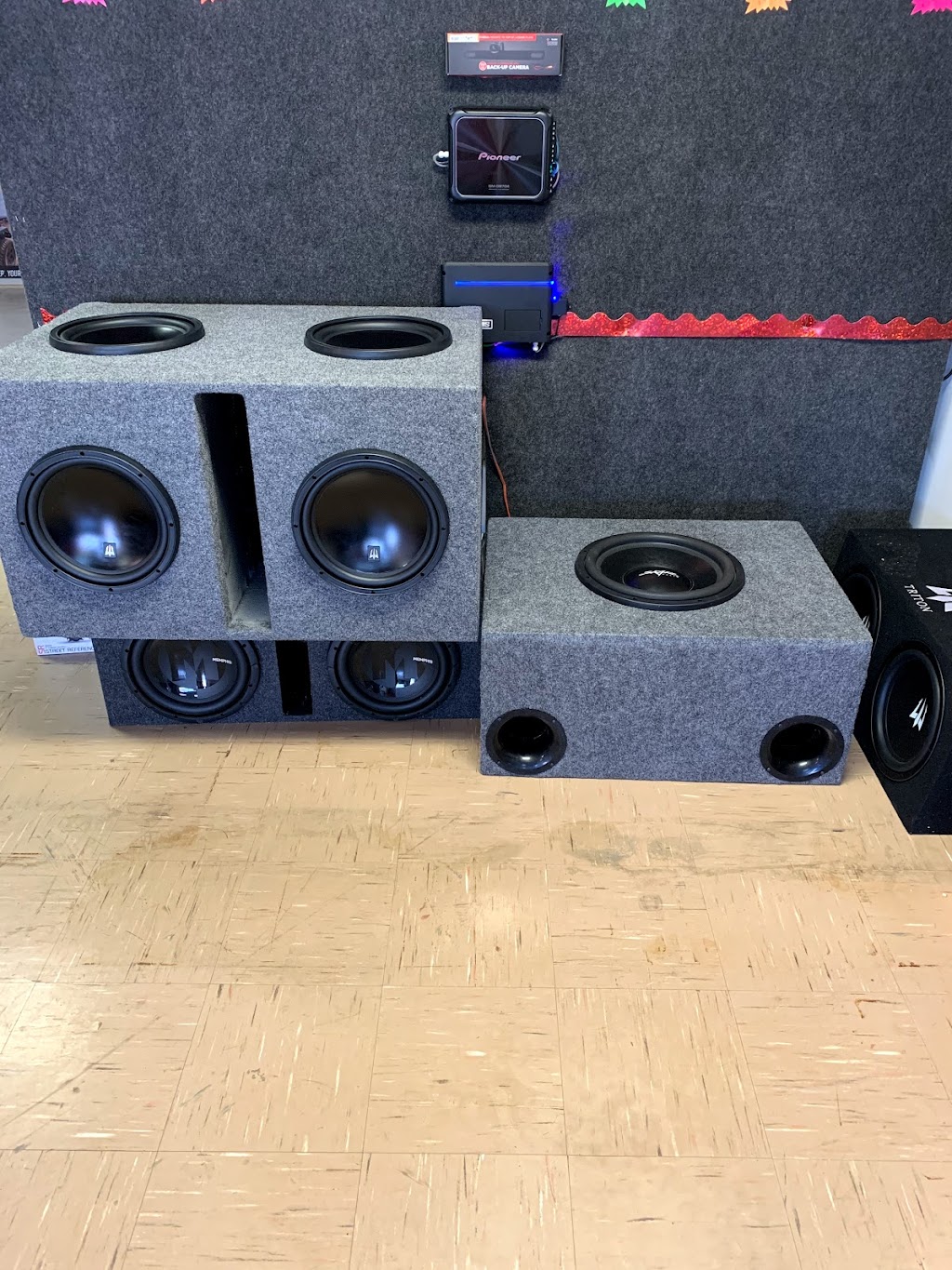 Small Town Audio (Automotive Accessories) | 232 Hutton Pl Suite 150, Ashland City, TN 37015, USA | Phone: (615) 637-0026