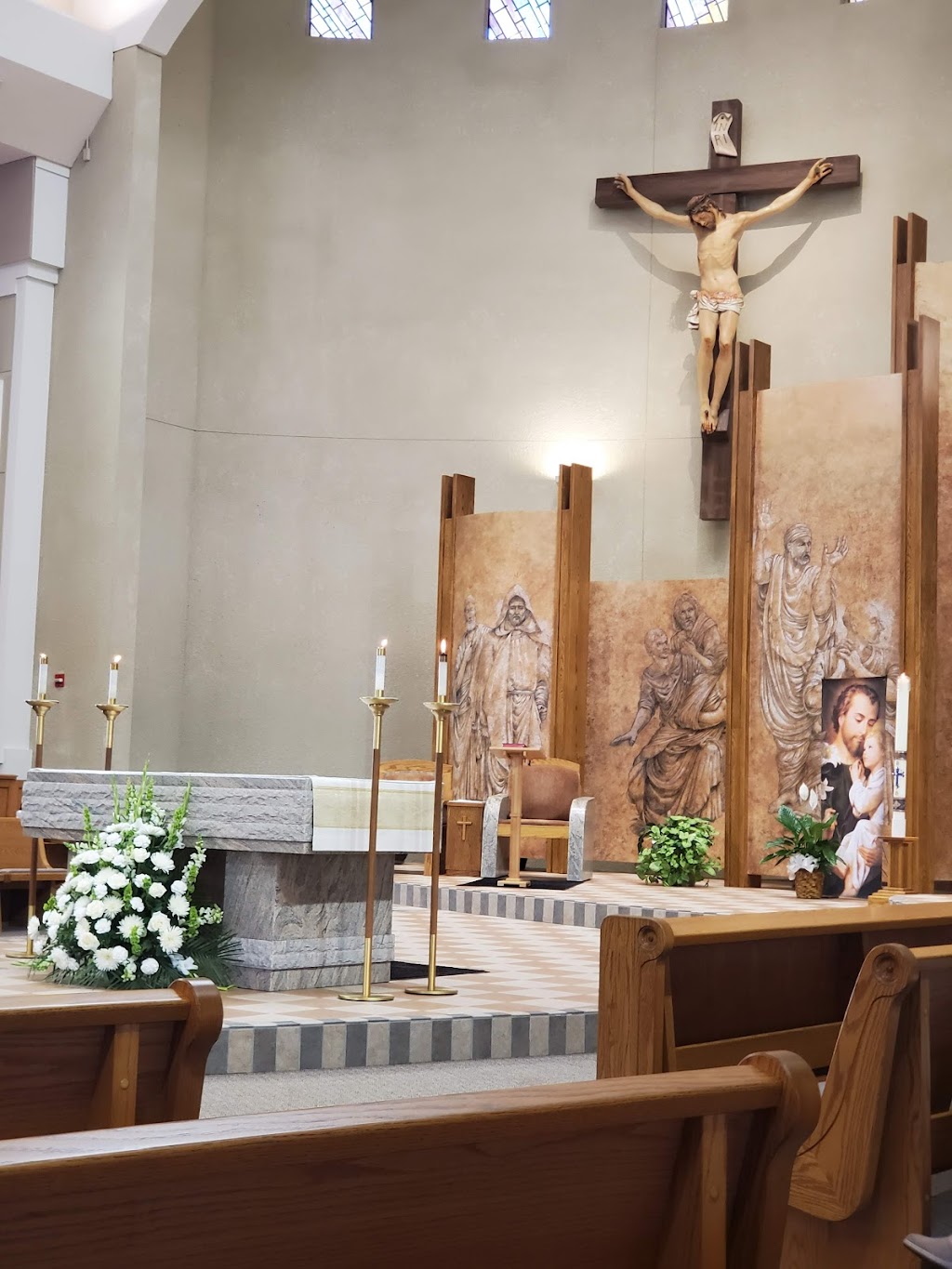 Holy Spirit Catholic Church | 355 E Champlain Dr, Fresno, CA 93730, USA | Phone: (559) 434-7701