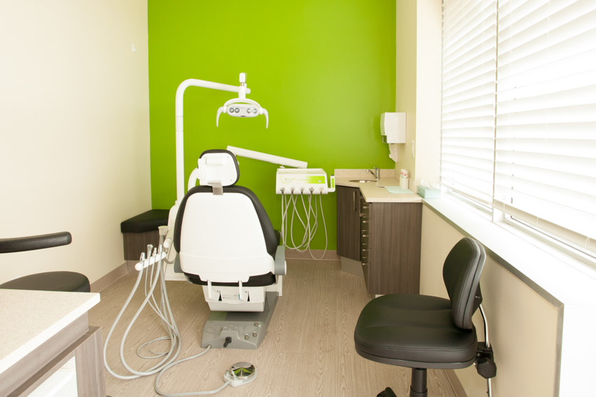 Applebay Family Dental Clinic | 6874 Kalar Rd #2, Niagara Falls, ON L2H 2T3, Canada | Phone: (905) 357-7700
