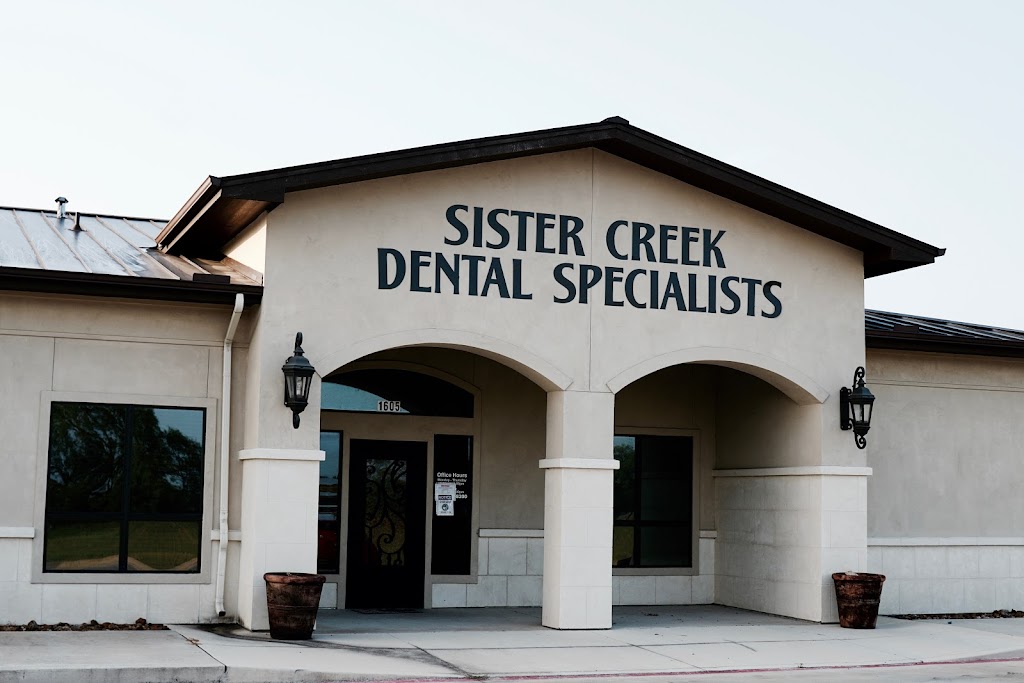 Alligator Dental - Floresville | 1605 US-181, Floresville, TX 78114, USA | Phone: (830) 383-9300