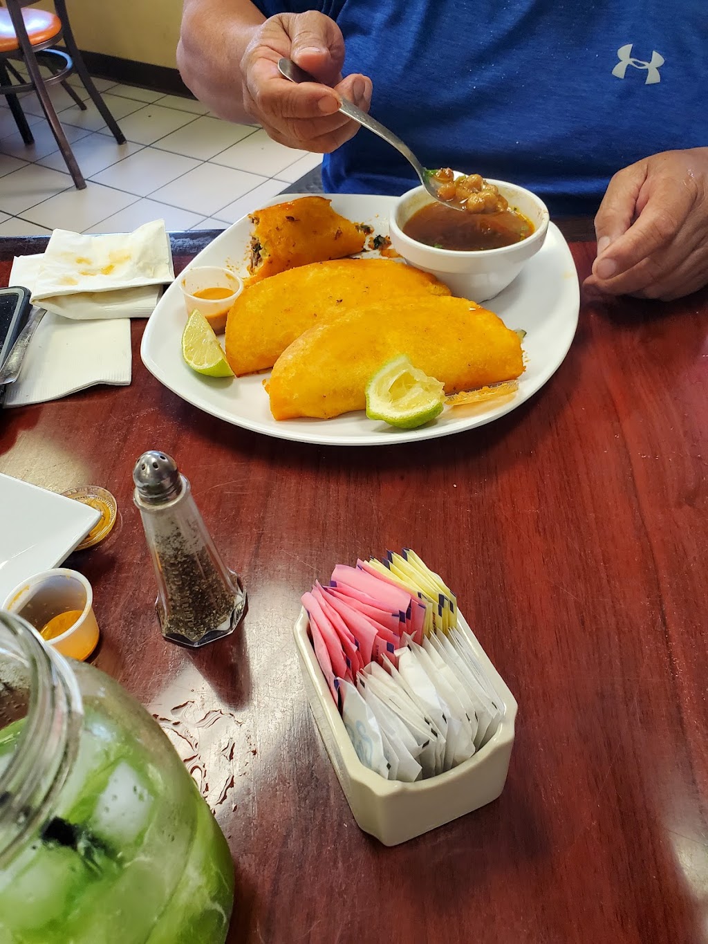 “La Mies” Restaurante | 2803 Zacatecas St, Laredo, TX 78046, USA | Phone: (956) 568-0287