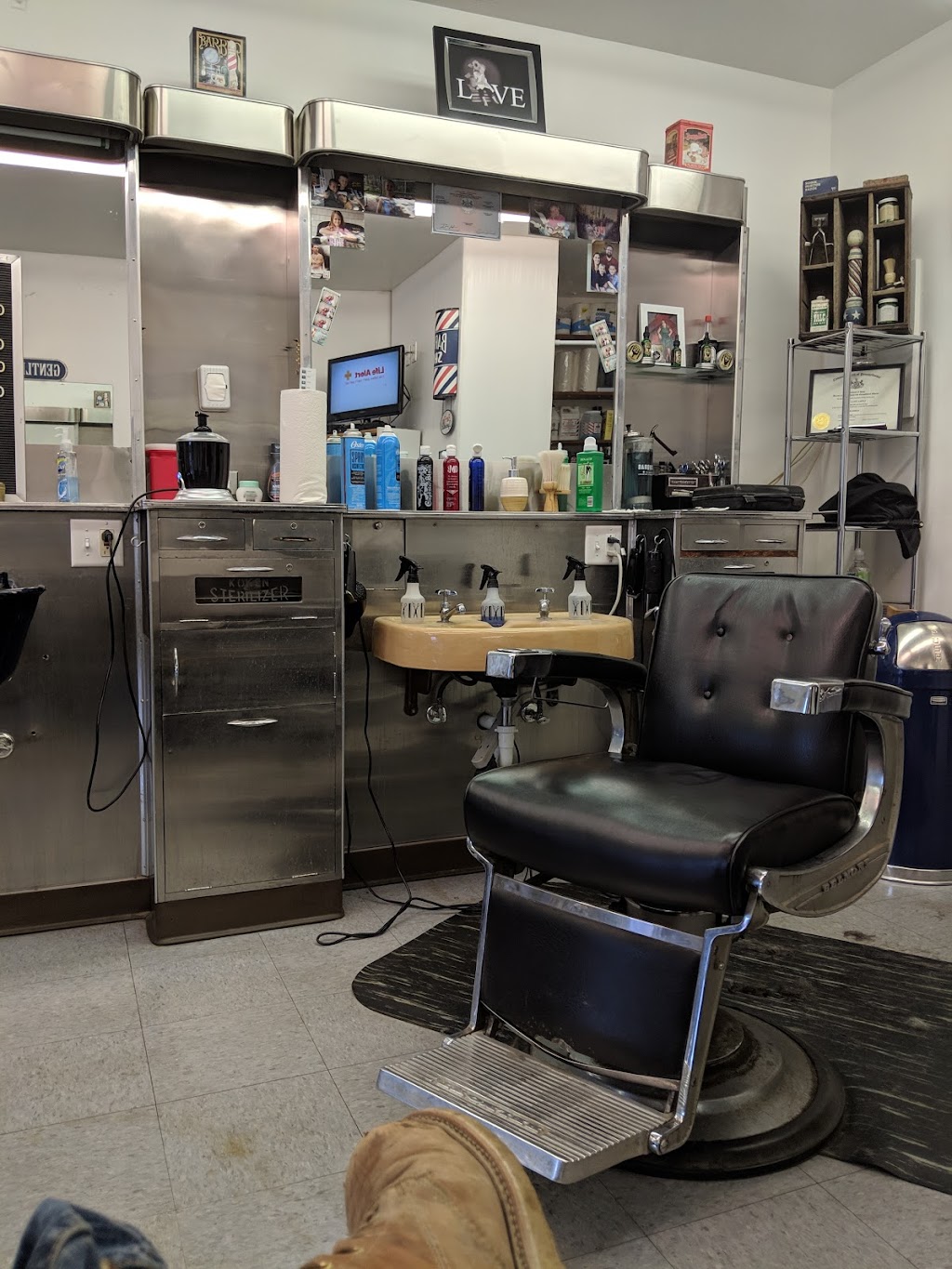 Traditions Barber Shop | 4724 Tuscarawas Rd, Beaver, PA 15009, USA | Phone: (724) 371-0741