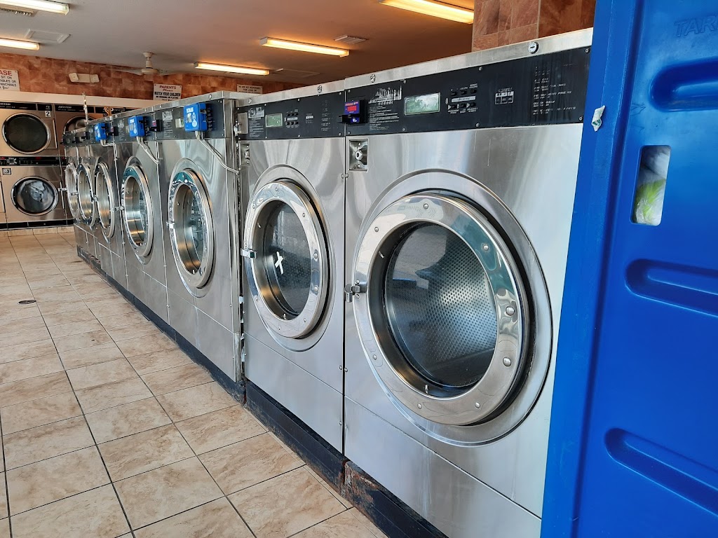 Beach Maytag Laundry | 1568 NE 165th St, North Miami Beach, FL 33162, USA | Phone: (305) 945-4314