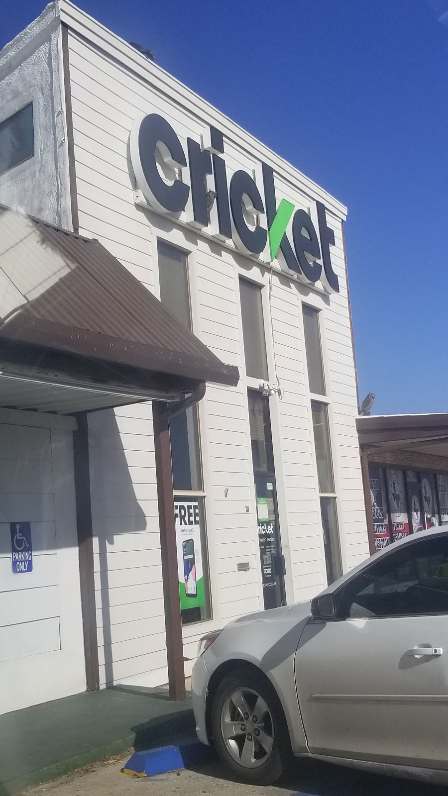 Cricket Wireless Authorized Retailer | 111 E Colonial Pkwy, Devine, TX 78016, USA | Phone: (830) 663-5677