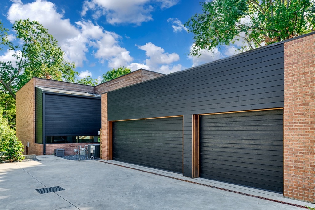 Doorvana Garage Doors | 5001 Mosson Rd, Fort Worth, TX 76119 | Phone: (817) 500-5988