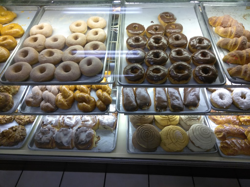 Carlos Bakery | 2101 McNutt Rd, Sunland Park, NM 88063, USA | Phone: (575) 589-9220