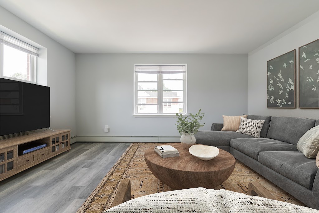 Bunt Commons I | 150 N Broadway, Lindenhurst, NY 11757, USA | Phone: (631) 464-0087