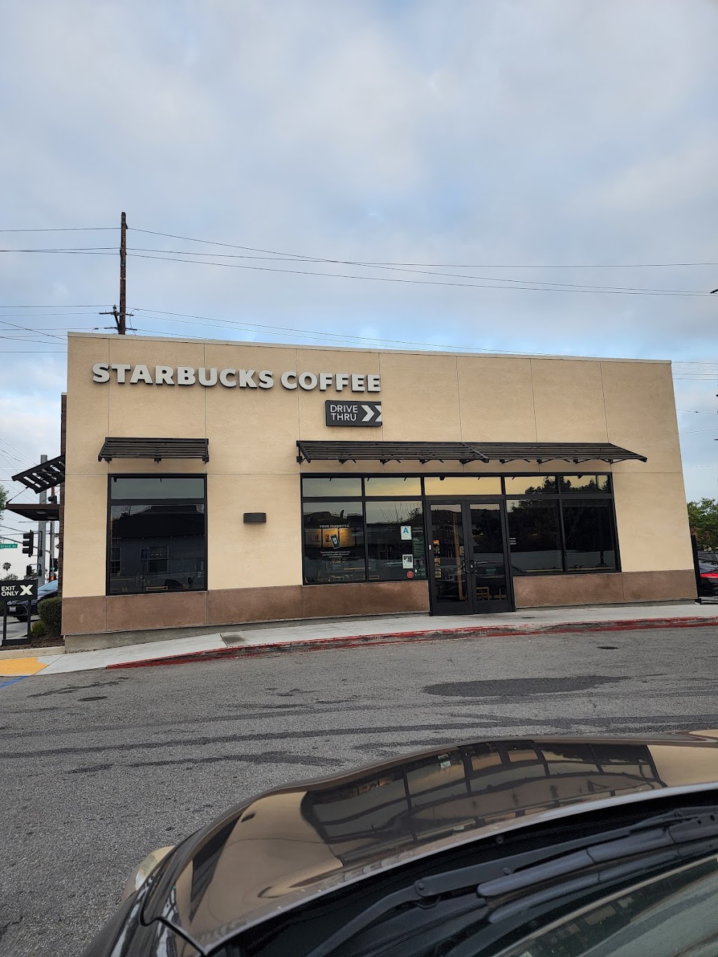 Starbucks | 19505 E Cypress St, Covina, CA 91724, USA | Phone: (626) 858-9744