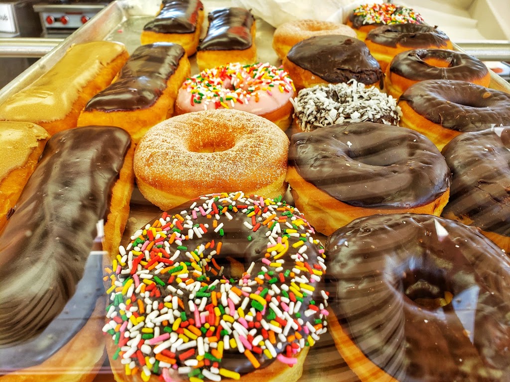 Miss Donuts and Bagels | 2082 Bonita Ave, La Verne, CA 91750, USA | Phone: (626) 594-2240