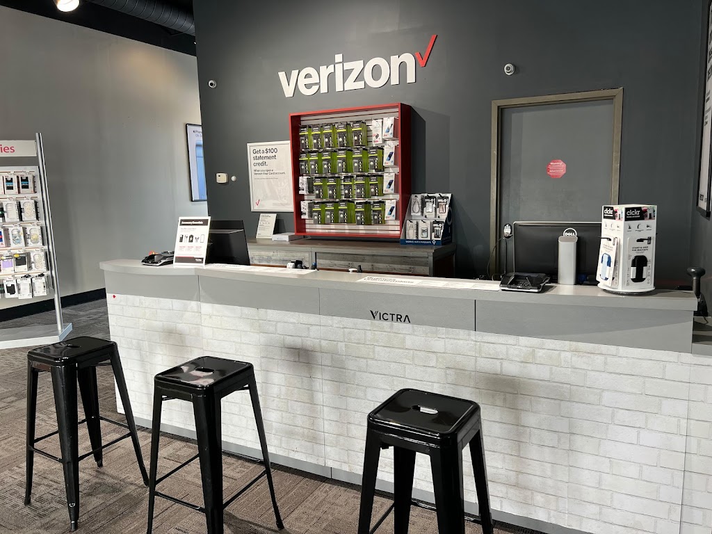 Verizon Authorized Retailer - Victra | 325 Clydesdale Trail Ste 400, Medina, MN 55340 | Phone: (612) 568-1430