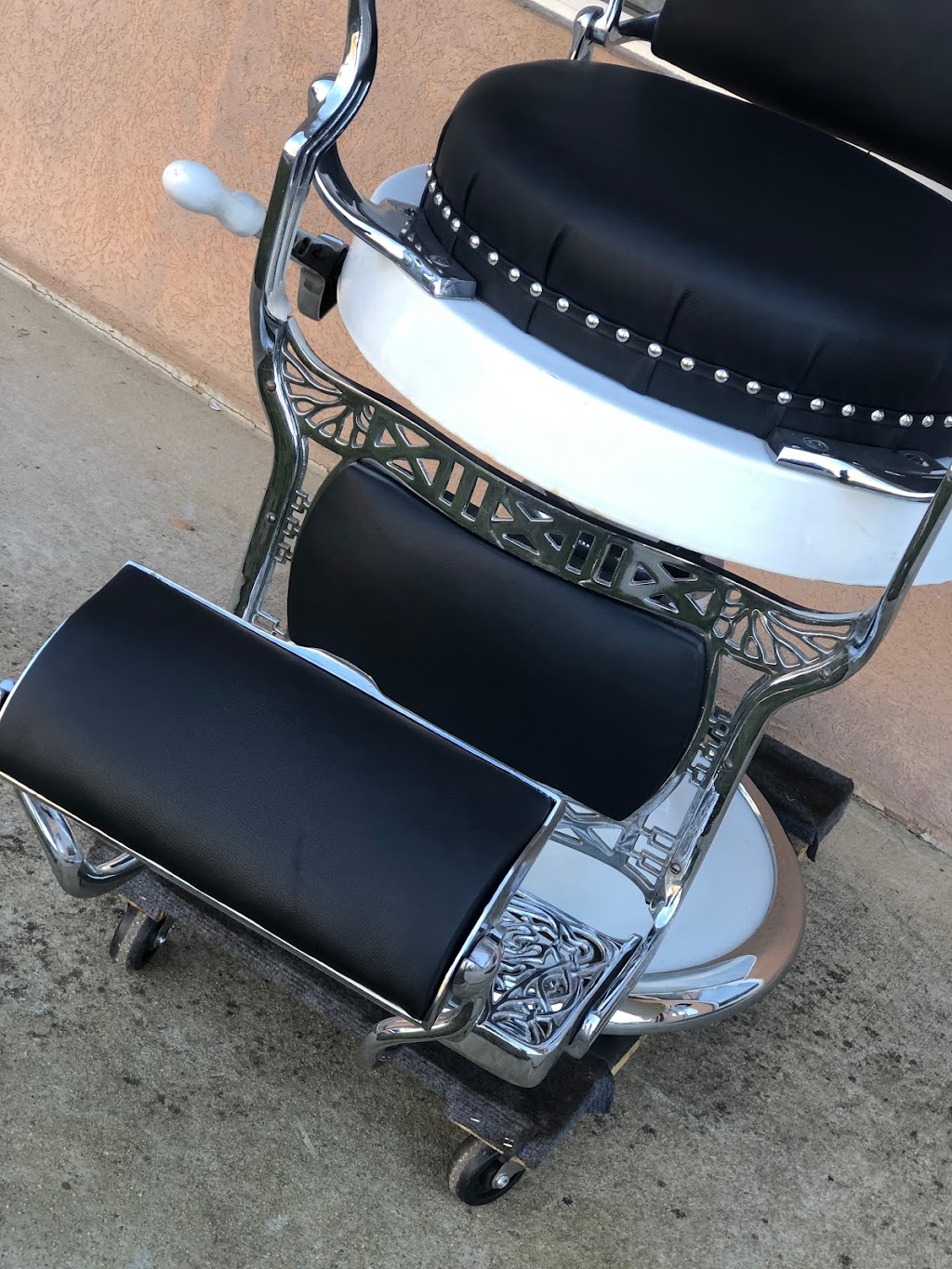 Custom Barber Chairs and Restoration of Houston | 9903 Ashley Ln, Baytown, TX 77521, USA | Phone: (347) 866-6500