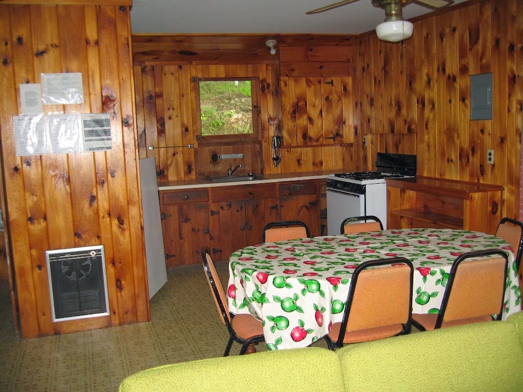 Aalsmeer Motel & Cottages on Otsego Lake | 7078 NY-80, Cooperstown, NY 13326, USA | Phone: (607) 547-8819