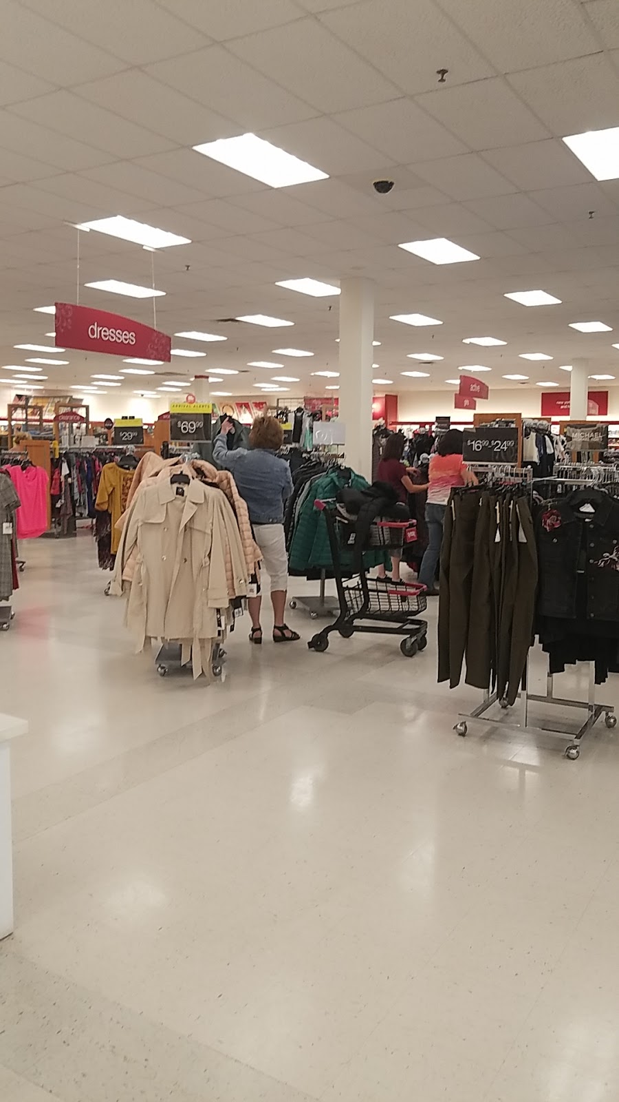 T.J. Maxx | 5815 Krueger Ln, Oak Park Heights, MN 55082 | Phone: (651) 351-9518