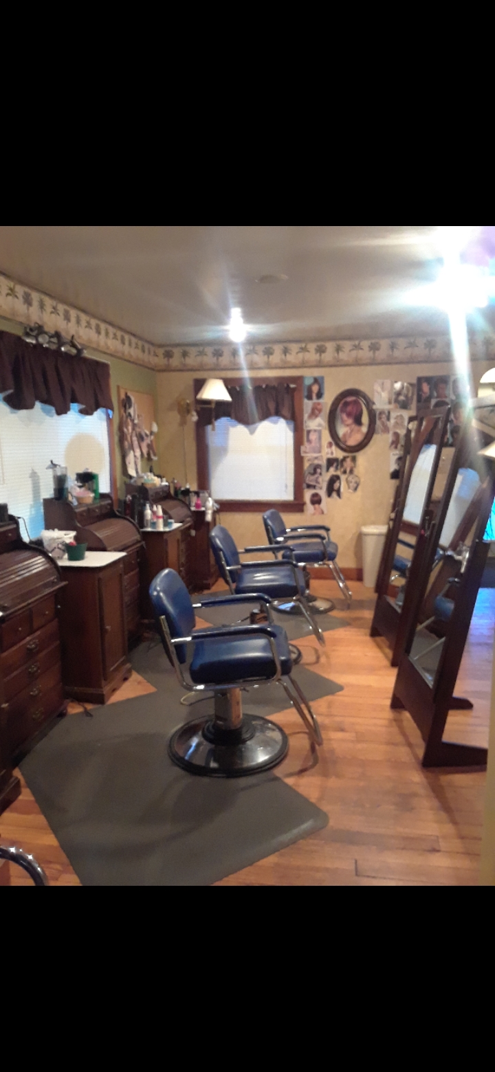 Teris Place A Salon / The Creative Side Gifts of Art | 2377 PA-66, Delmont, PA 15626 | Phone: (724) 468-6099