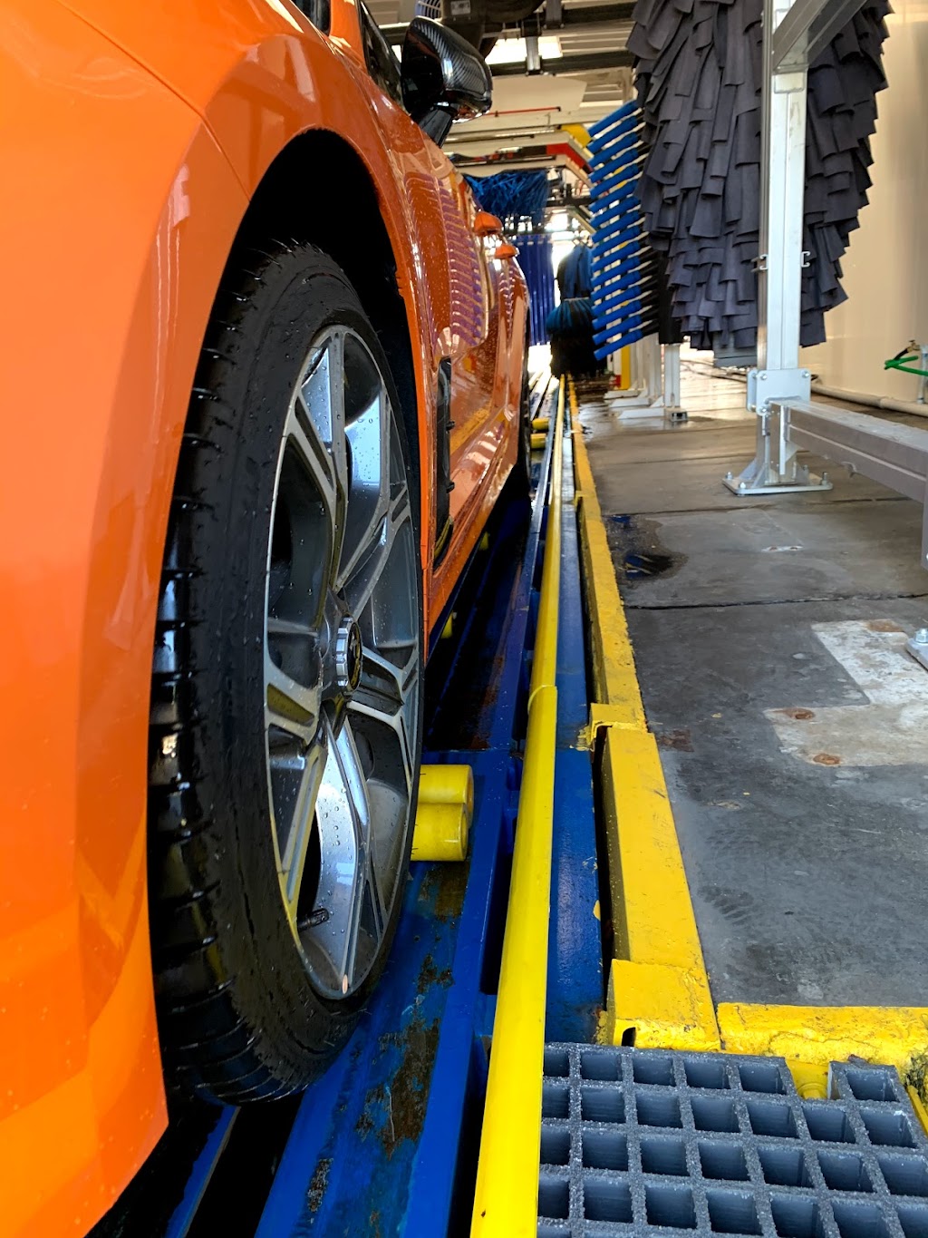 Rio Car Wash | 31585 Canyon Estates Dr, Lake Elsinore, CA 92532, USA | Phone: (951) 245-9517