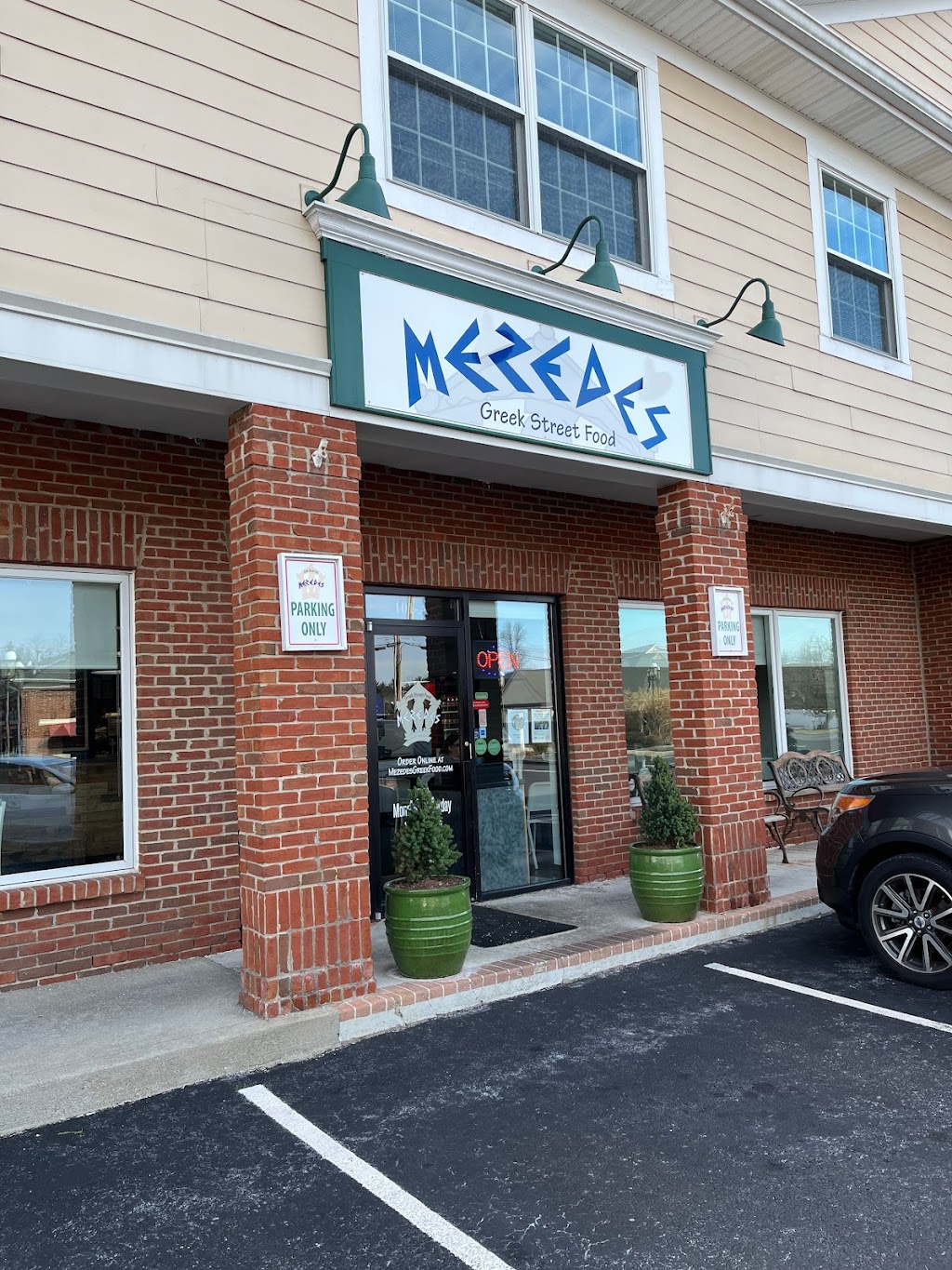 Mezedes | 6405 Branch Hill-Guinea Pike #101a, Loveland, OH 45140, USA | Phone: (513) 900-9309