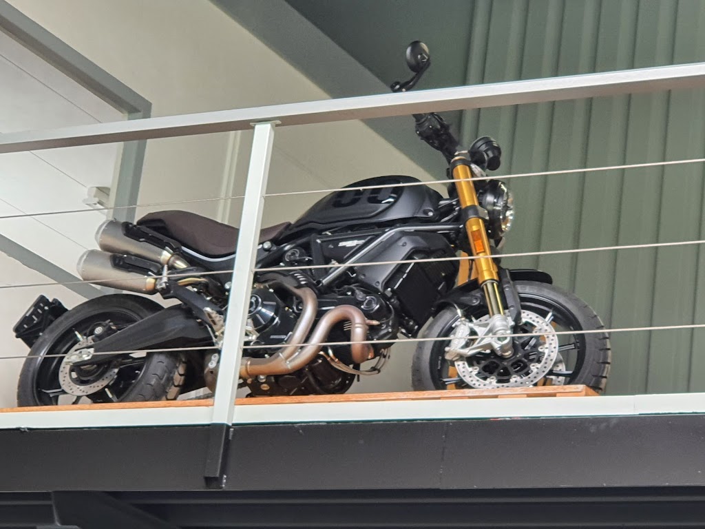 Star Twin Motors BV | Kanaal Zuid 484, 7371 GL Loenen, Netherlands | Phone: 055 505 1329