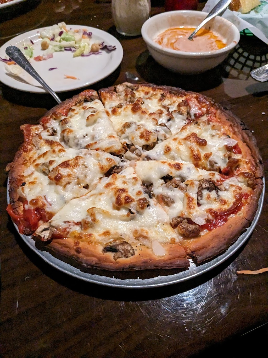 Mama n Papas Pizza Grotto | 988 Civic Center Dr, Vista, CA 92083, USA | Phone: (760) 941-3900