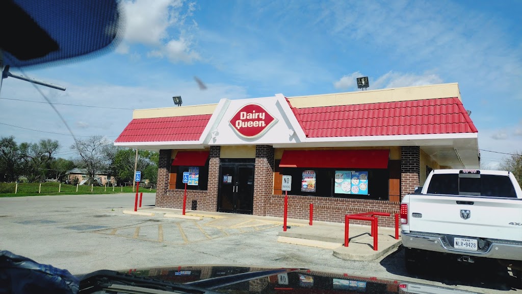 Dairy Queen | 506 W Hondo Ave, Devine, TX 78016, USA | Phone: (830) 663-5639