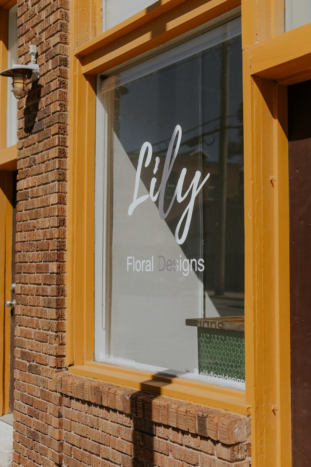 Lily Floral Designs, LLC | 922 E 5th St, Kansas City, MO 64106, USA | Phone: (816) 258-9955