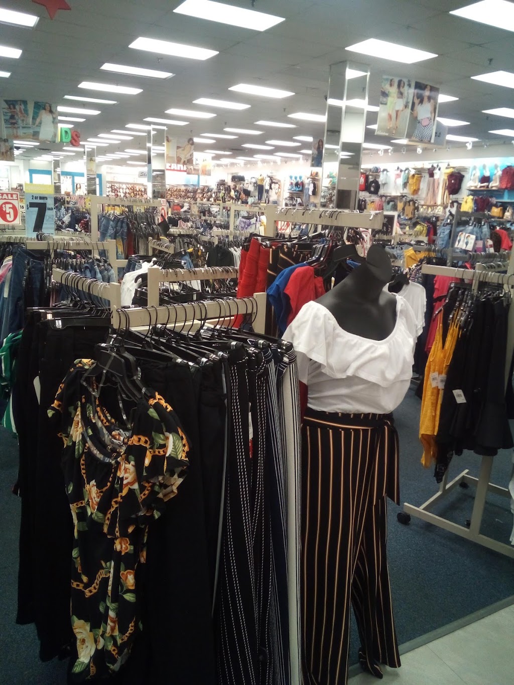 Western Hills Mall | 7201 Aaron Aronov Dr, Fairfield, AL 35064, USA | Phone: (205) 923-2525