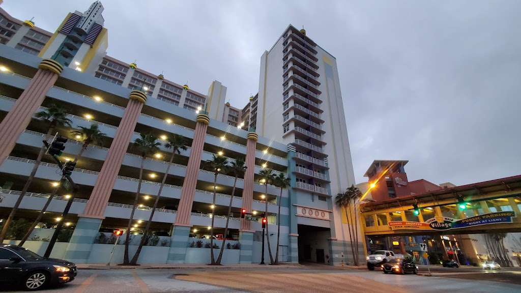 Hilton Daytona Beach / North Porte Cochere | 200-250 N Atlantic Ave, Daytona Beach, FL 32118, USA | Phone: (386) 254-8200