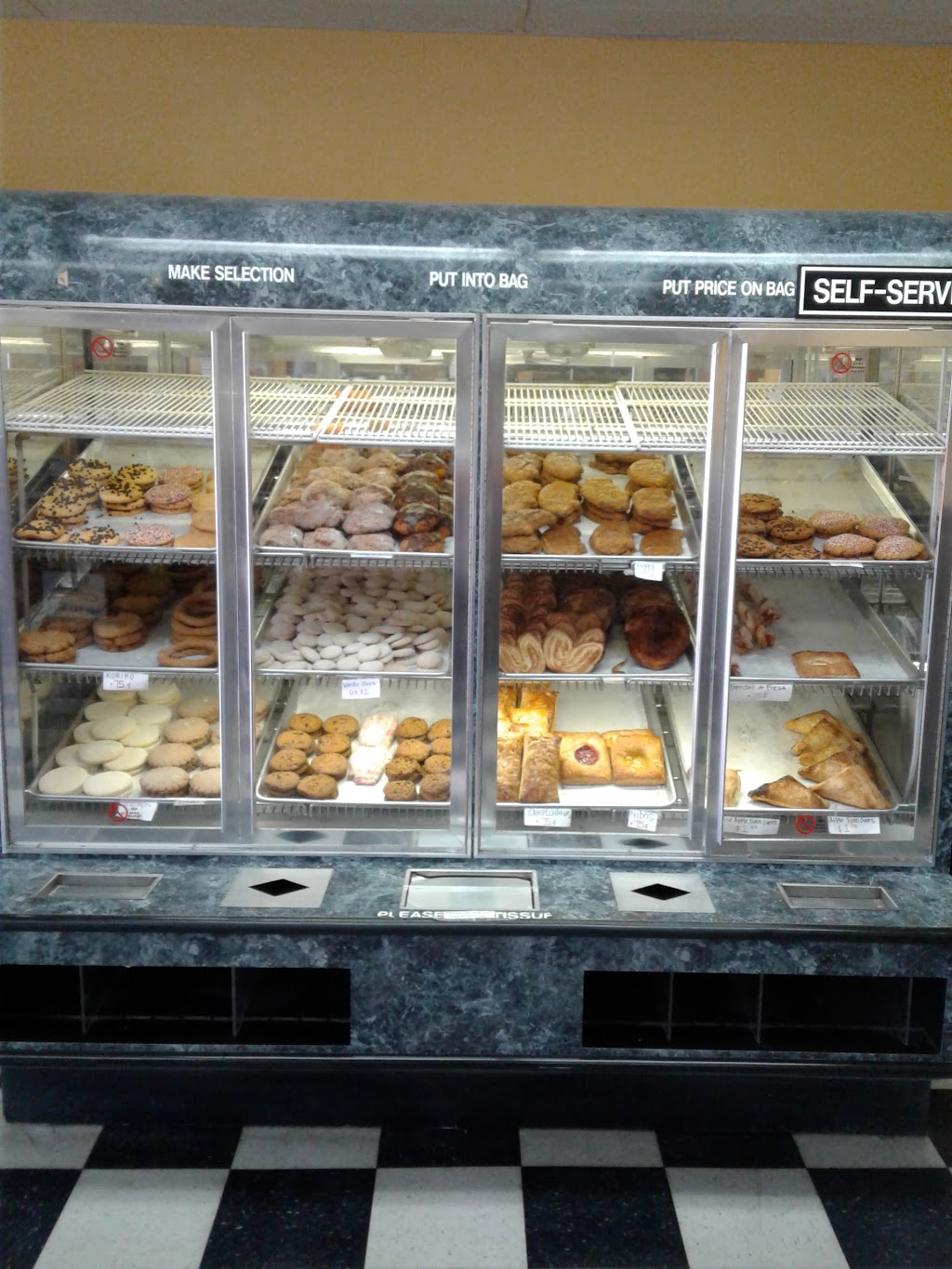 Guayameo Bakery | 8105 Kern Canyon Rd Ste A, Bakersfield, CA 93306, USA | Phone: (661) 366-0956