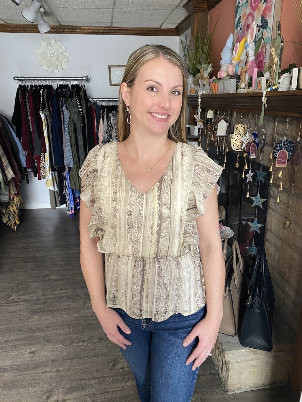 Village Trends Boutique | 8177 Mayfield Rd, Chesterland, OH 44026, USA | Phone: (440) 688-4104