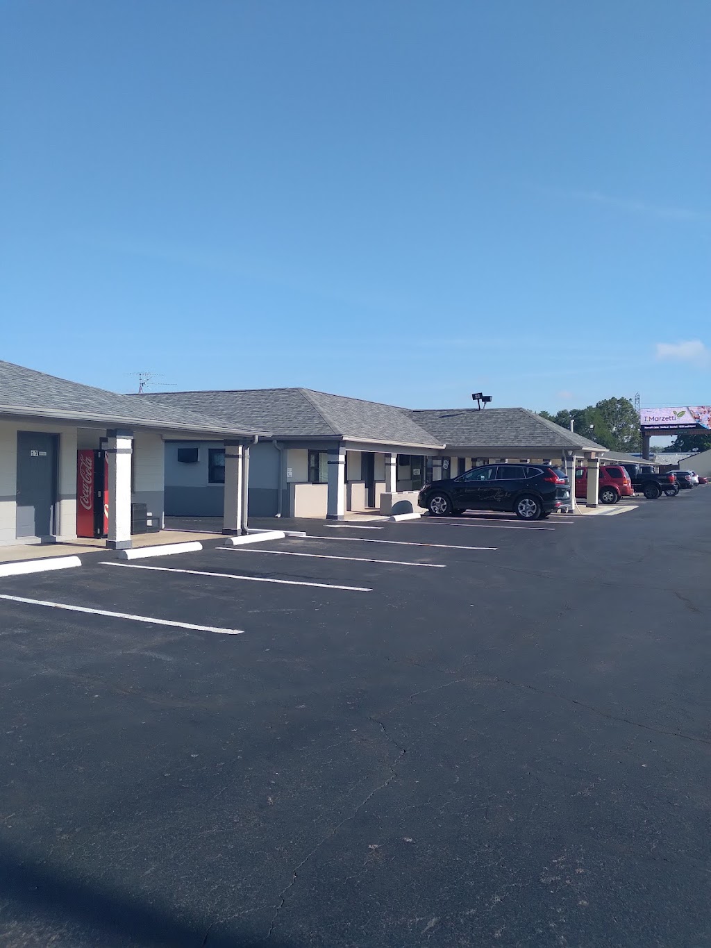 Budget Inn | 6345 S High St, Lockbourne, OH 43137, USA | Phone: (614) 491-0235