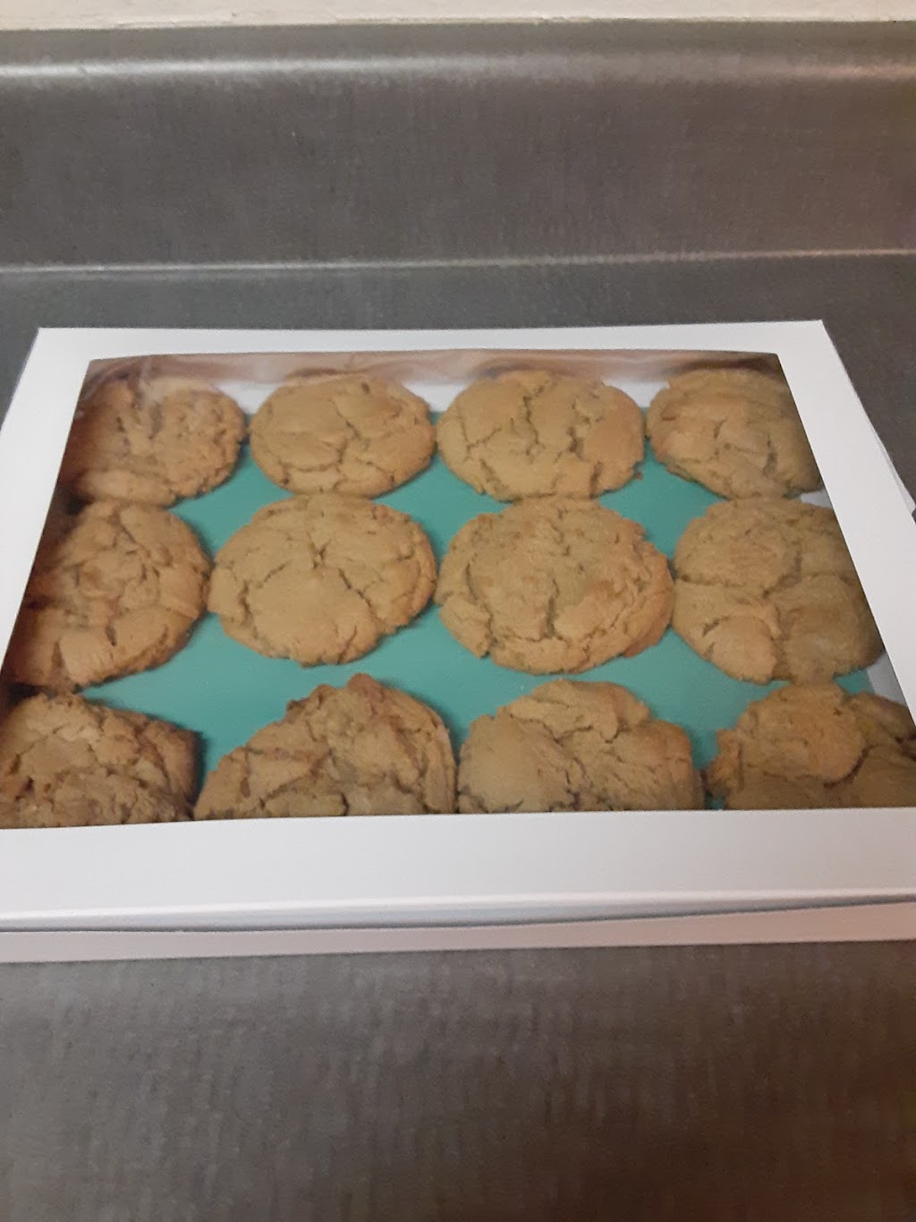 Itz just cookies | 432 E 15th St, Beaumont, CA 92223, USA | Phone: (909) 801-0514