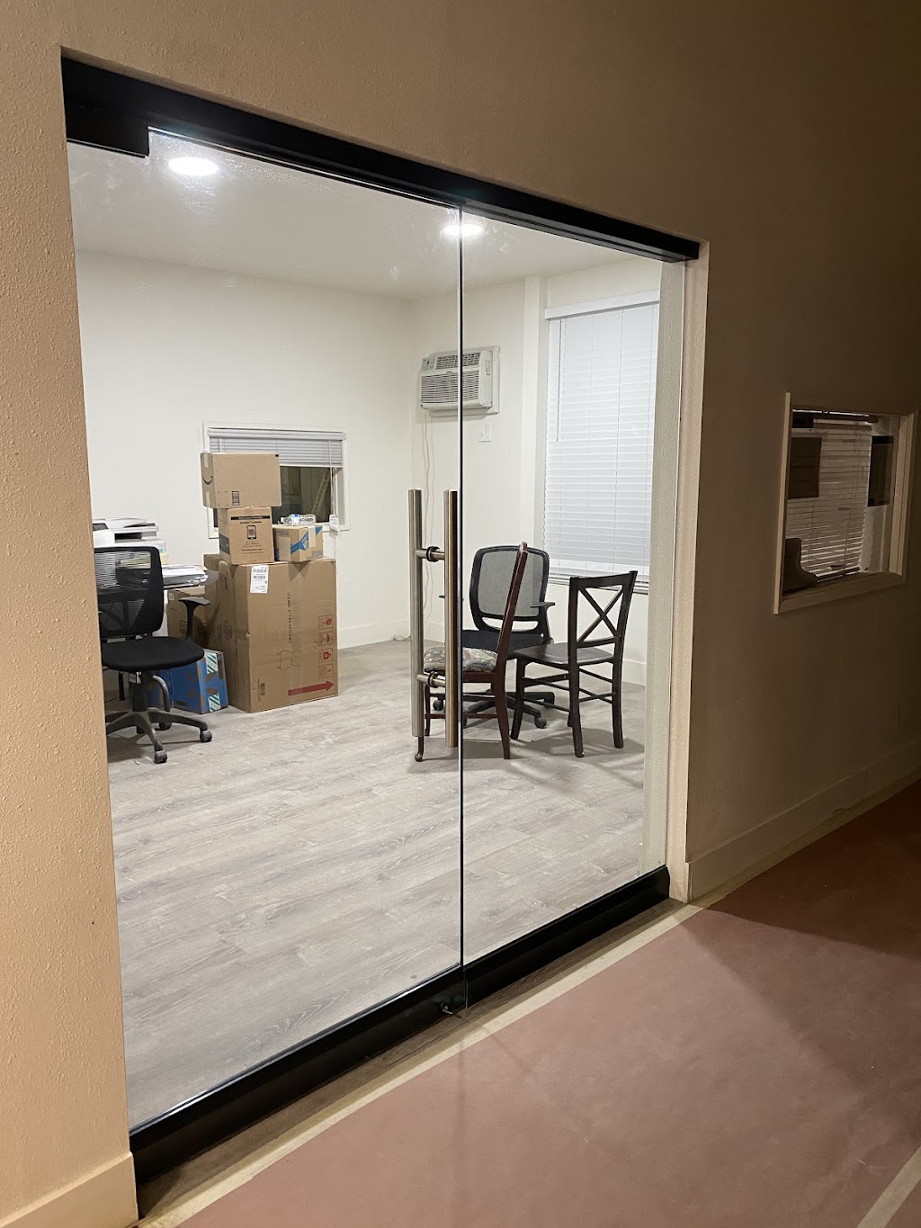 Silver shower doors glass and windows inc. | 1130 N Kraemer Blvd # O, Anaheim, CA 92806, USA | Phone: (714) 296-3979