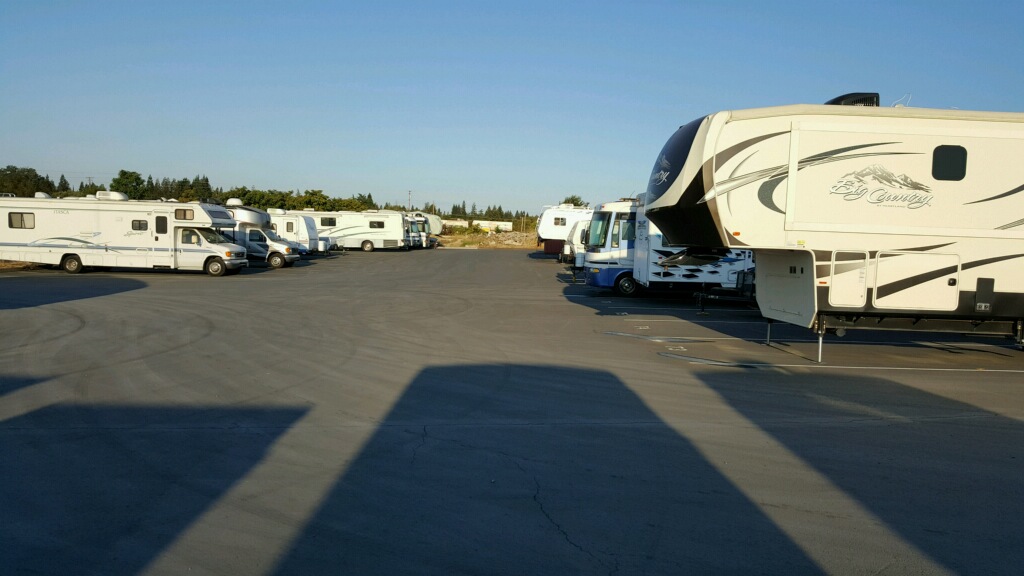 Elk Grove RV & Self Storage | 9005 Elk Grove Florin Rd, Elk Grove, CA 95624, USA | Phone: (916) 627-2669