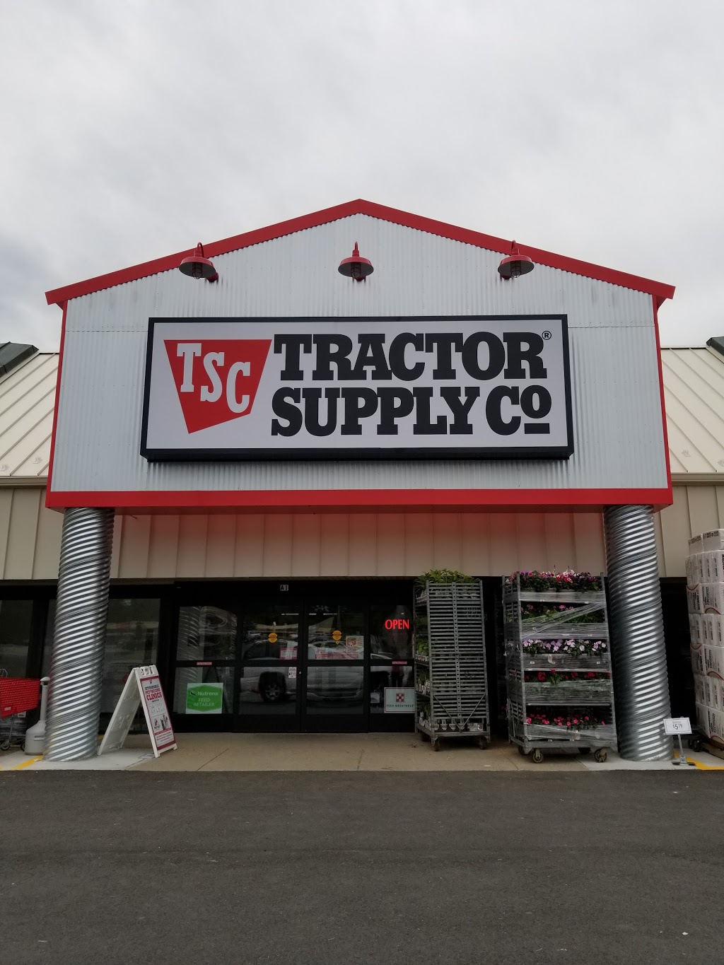 Tractor Supply Co. | 389 Columbia Rd Ste 10, Hanover, MA 02339, USA | Phone: (781) 826-8080