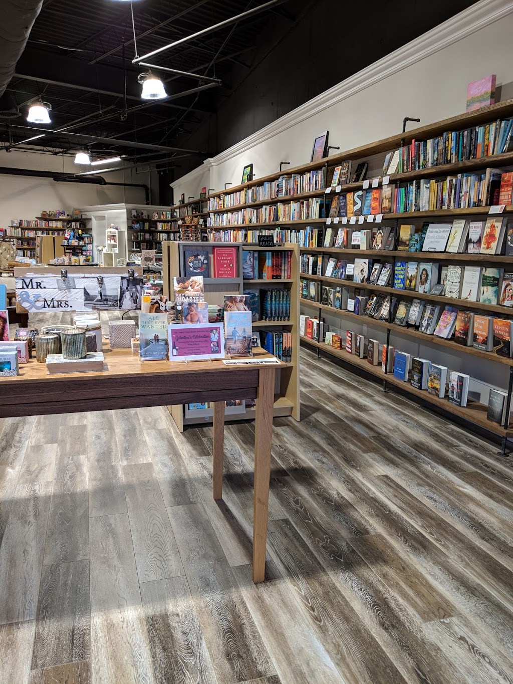 Johns Creek Books and Gifts | 6000 Medlock Bridge Pkwy Suite B500, Johns Creek, GA 30022, USA | Phone: (770) 696-9999