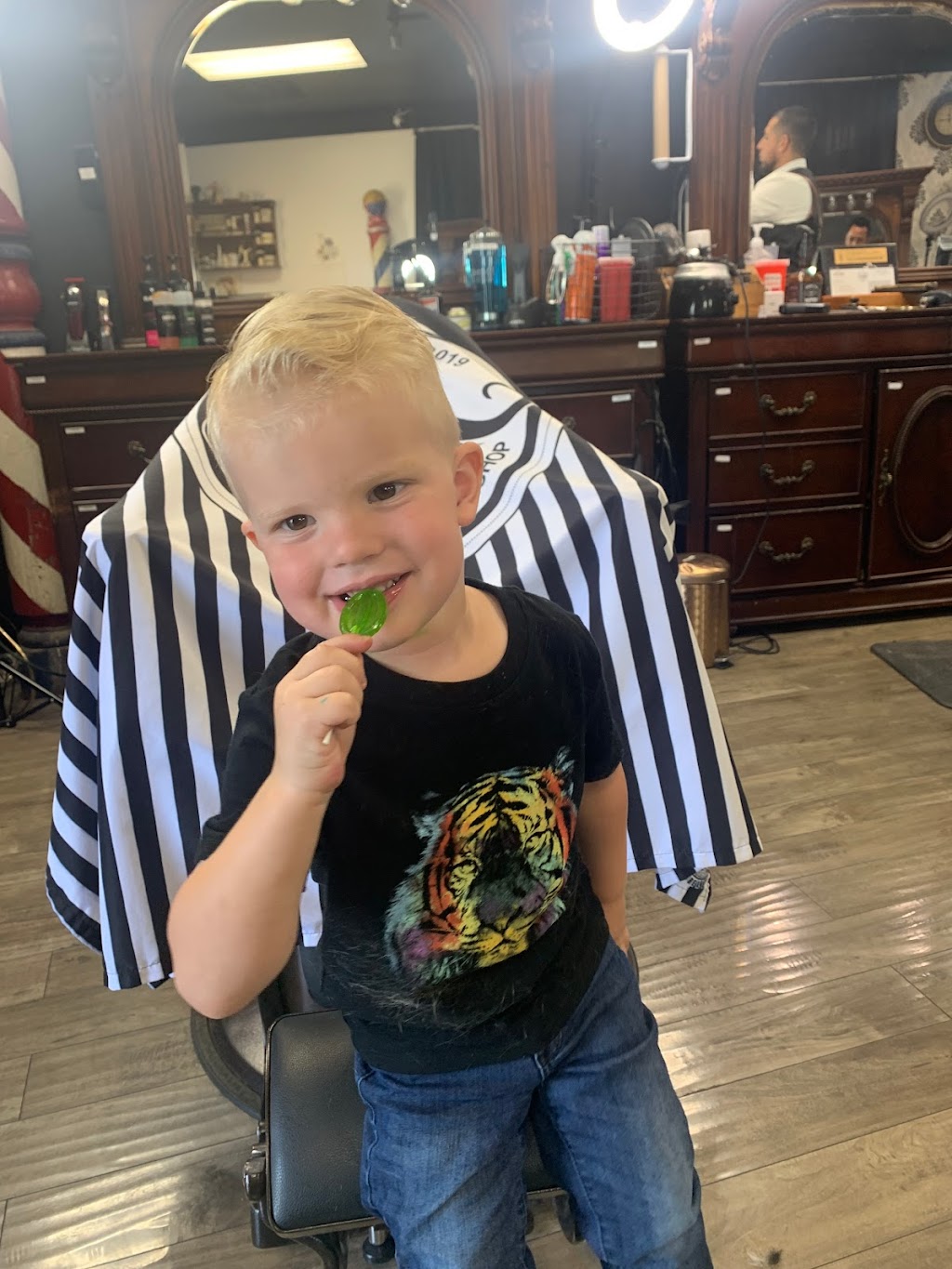 Americas Barbershop | 18985 Bear Valley Rd #4, Apple Valley, CA 92308, USA | Phone: (760) 247-7712