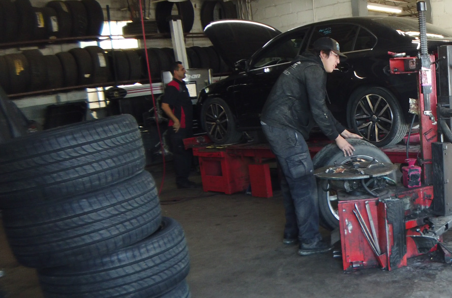 Speedy Tires & Wheels | 806 E Division St, Arlington, TX 76011, USA | Phone: (817) 801-0206
