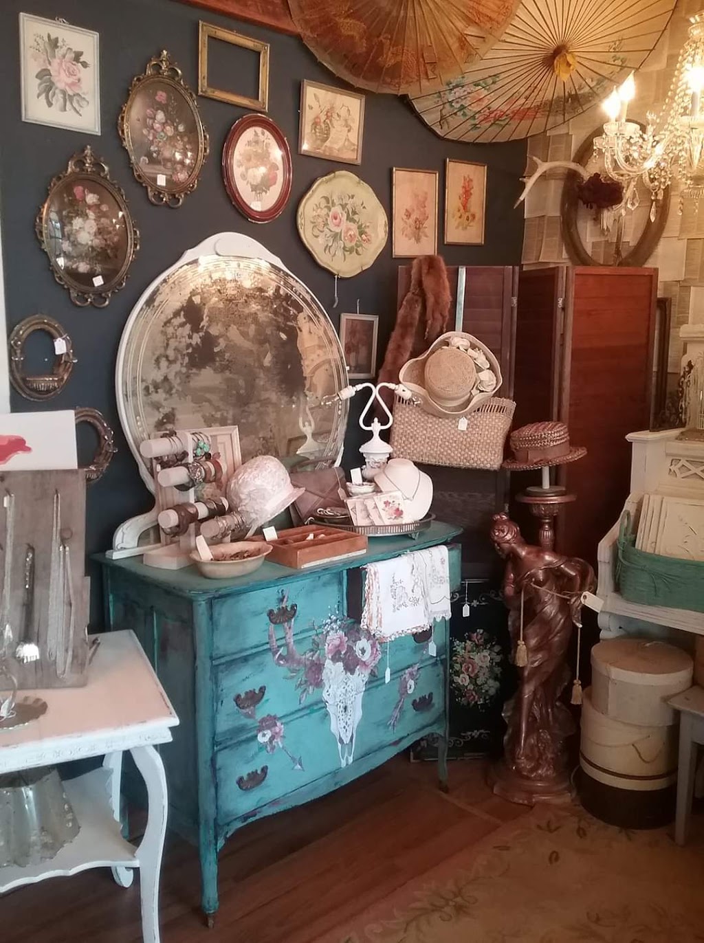 Carolina Vintage Co. | 245 Broad St, Milton, NC 27305, USA | Phone: (434) 728-5115