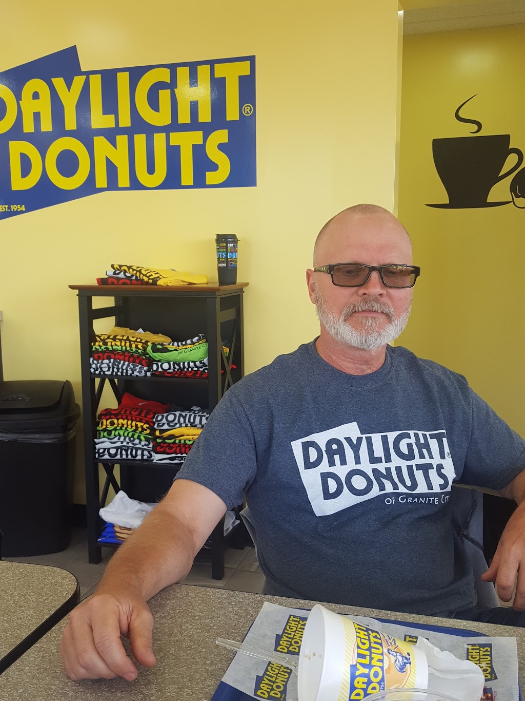 Daylight Donuts | 1965 Madison Ave, Granite City, IL 62040, USA | Phone: (618) 709-7955