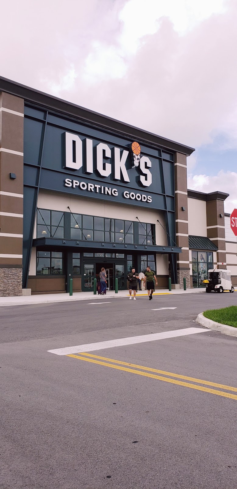 DICKS Sporting Goods | 1720 NW 117th Pl, Miami, FL 33182, USA | Phone: (305) 397-0200