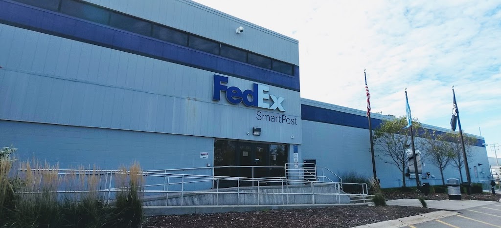 FedEx Ground | 16555 W Rogers Dr, New Berlin, WI 53151, USA | Phone: (800) 463-3339