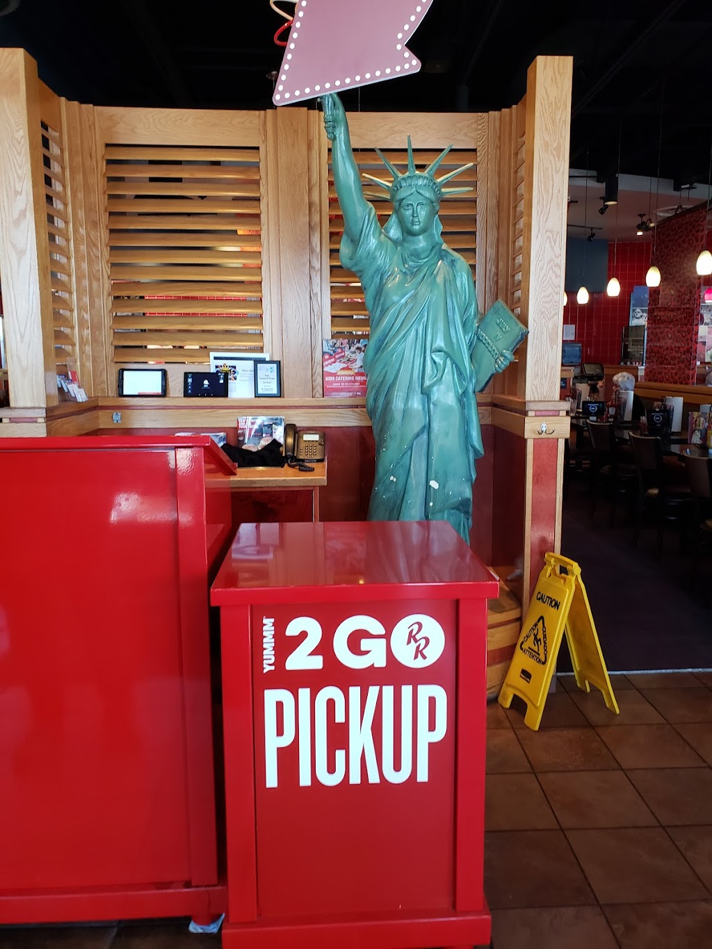 Red Robin Gourmet Burgers and Brews | 302 Indian Lake Blvd, Hendersonville, TN 37075, USA | Phone: (615) 822-1975