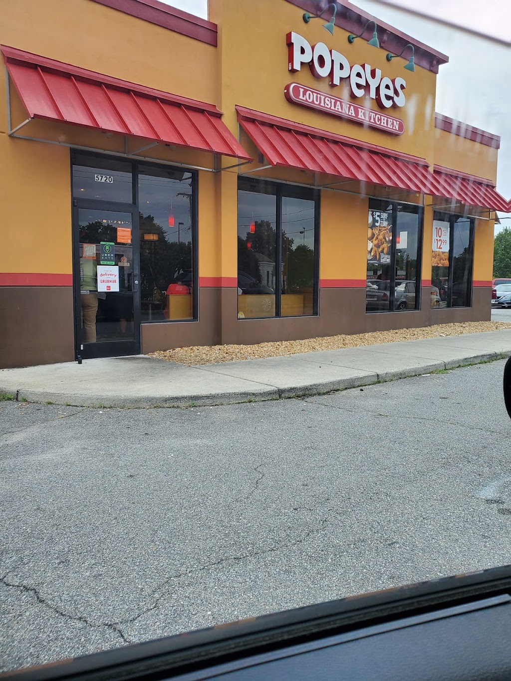 Popeyes Louisiana Kitchen | 5720 Churchland Blvd, Portsmouth, VA 23703, USA | Phone: (757) 638-0982